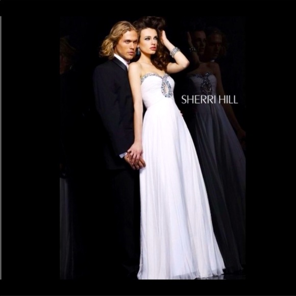 Sherri Hill Gorgeous Spring Line Prom Dress - Picture 7 of 8